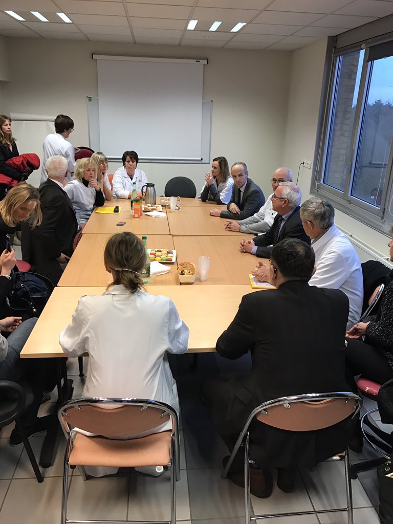 JeanLeonetti's tweet photo. Merci pour l'accueil chaleureux de l'équipe des #soinspalliatifs du @CHRU_Lille avec laquelle j'ai pu débattre #loifindevie #ethique https://t.co/EFhqudVxIY