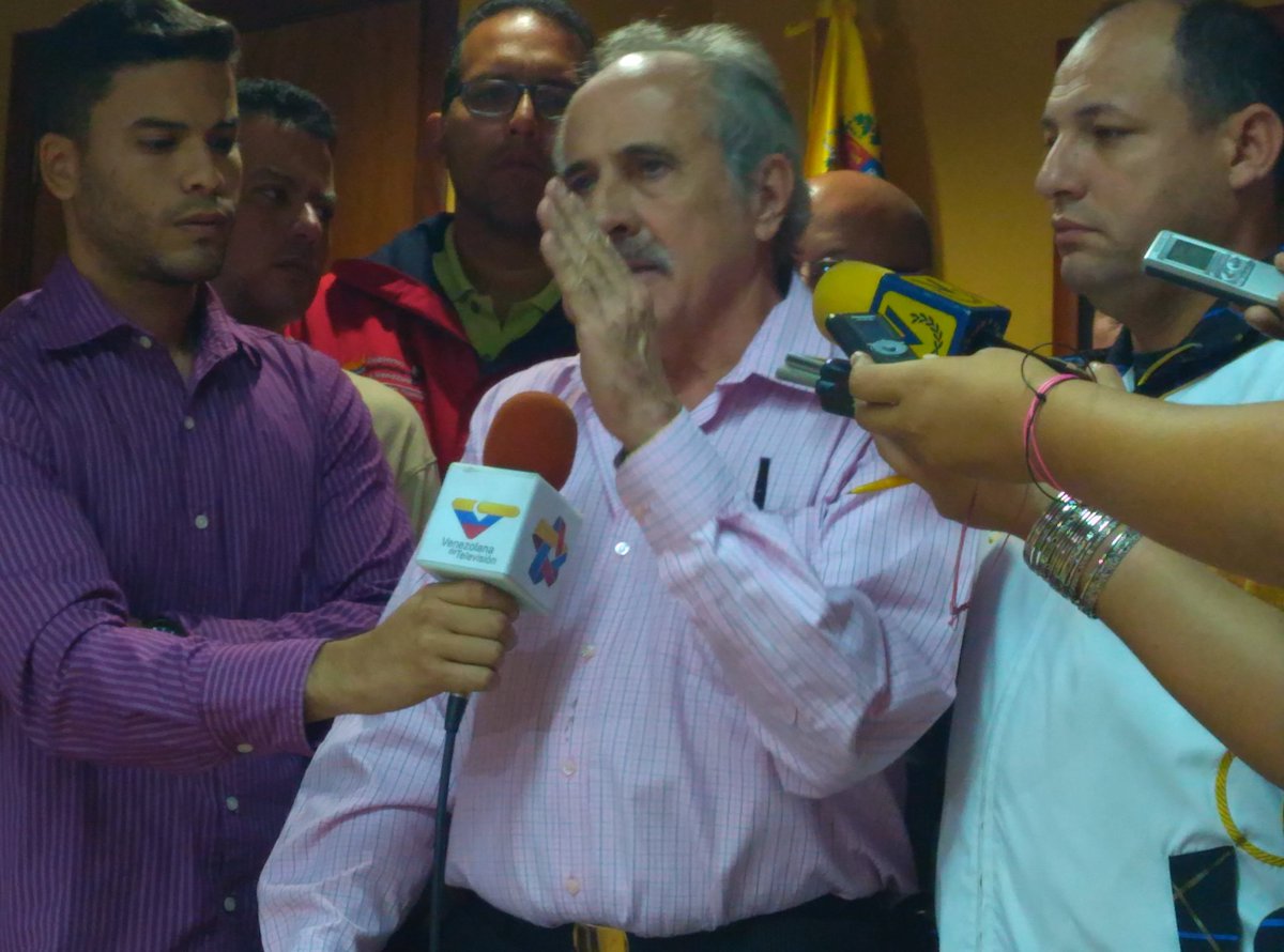 FederacionFTUV's tweet photo. Ya fue consignado el proyecto de la III CCU del sector universitario @cbolivariana @Mppeuct @MPPPST https://t.co/1A65WOfSNi