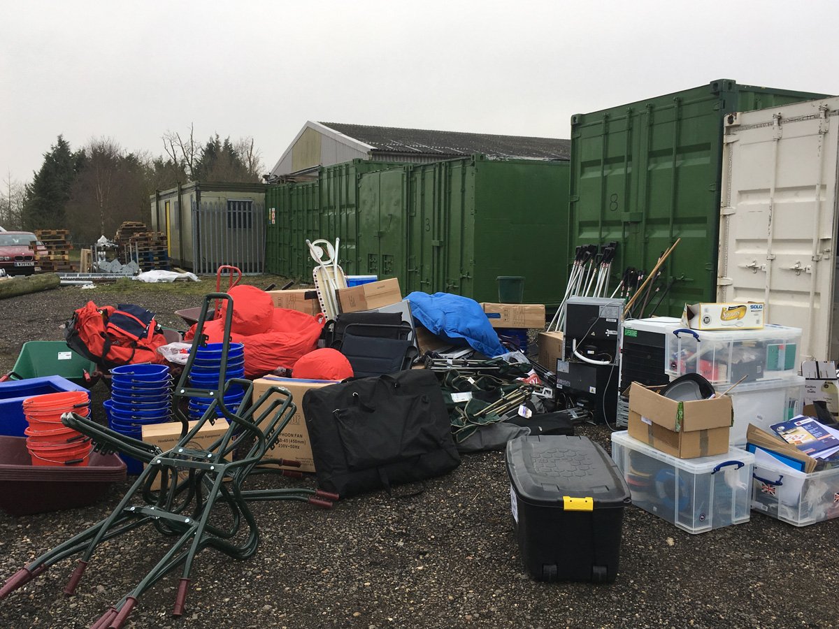 BritEquestrian's tweet photo. Fantastic work from the World Class team today who finished unpacking our Rio containers (with the help of hot drinks &amp; treats)! 😋 #teamwork https://t.co/wd73HgFZkY