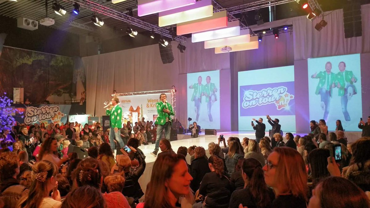 sterrenontour's tweet photo. 5 jaar @sterrenontour 5 jaar @Huishoudbeurs! Maandag maken we de planning voor 2017 bekend.
We hebben nog 2 plaatsen in te vullen :-).. Wie? https://t.co/xVF4trvIzh