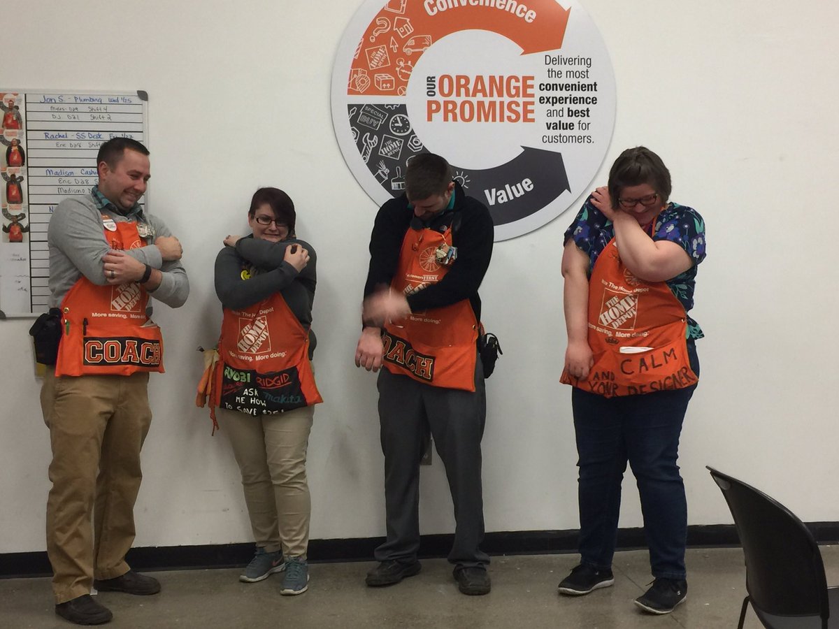 BenTenTHD's tweet photo. Photoshoot! Everyone's got bed bugs! #FakePhoto #FakeBugs #mwjan2017 #2761voa https://t.co/flrgm9GZ6a