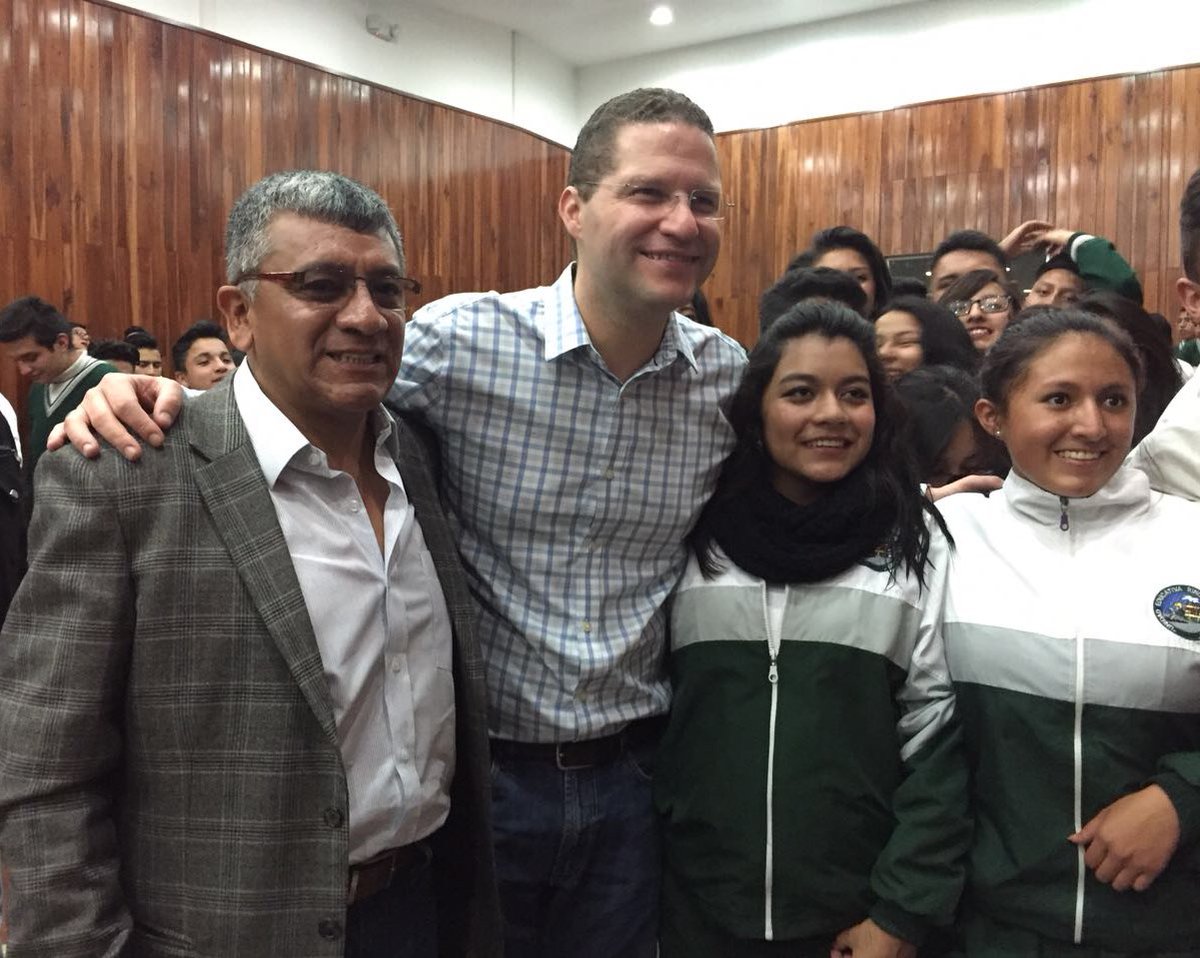 MauricioRodasEC's tweet photo. Realiza tus trámites de forma cómoda, rápida y eficiente con #MunicipioMóvil. Próximamente estaremos en Carapungo. https://t.co/qbHr2BEOro