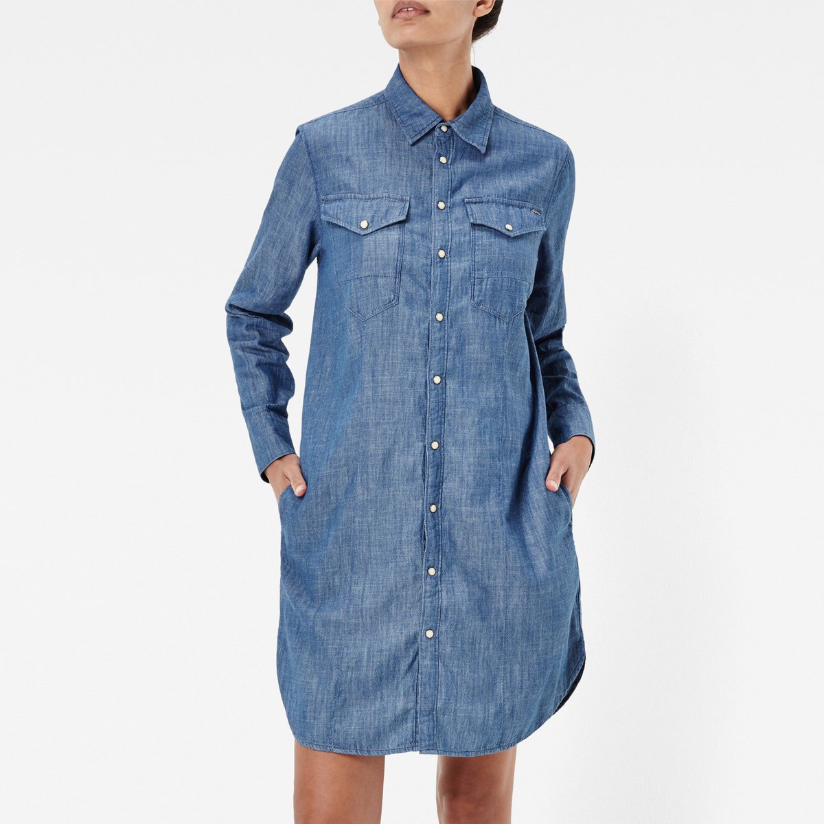 Empiezan los días de calor, así que un vestido de #Denim de #GStarRawMx es perfecto para ti este fin de semana