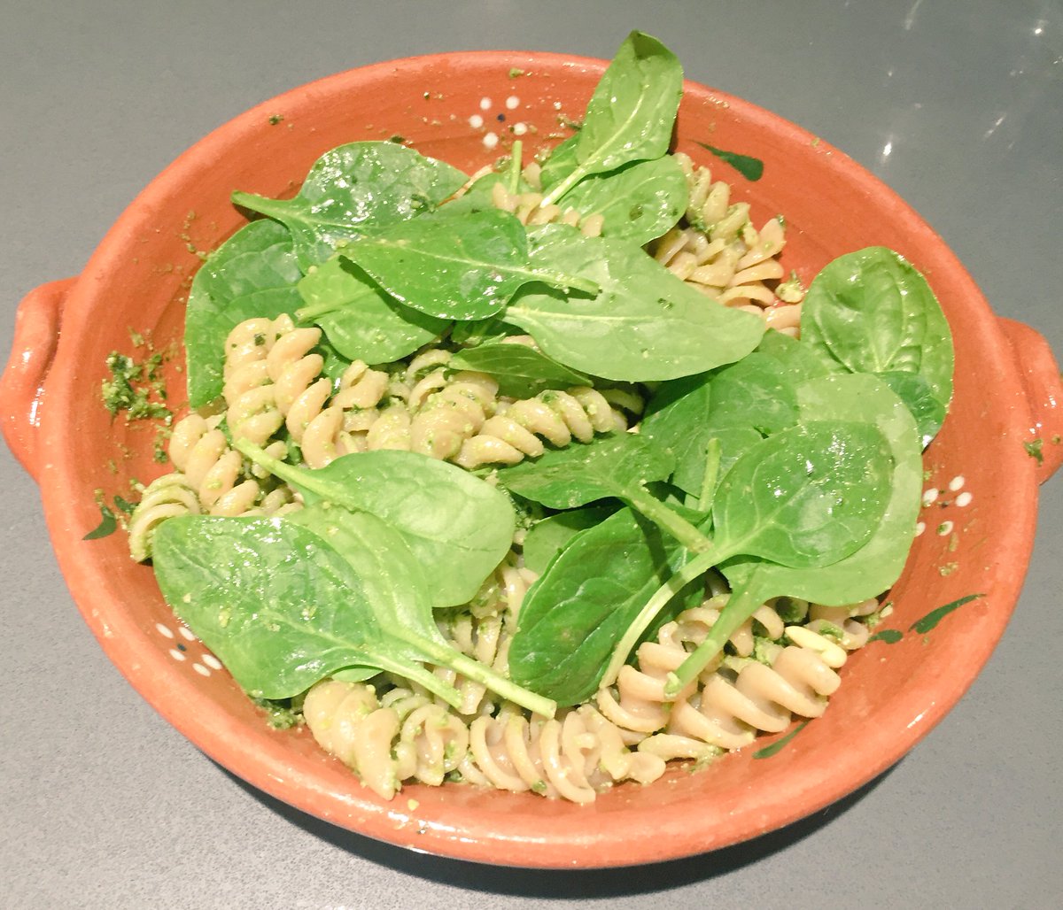 fitsperation16's tweet photo. Healthy pesto pasta with spinach, now time for a home workout 😝 https://t.co/23VgeQtE2R