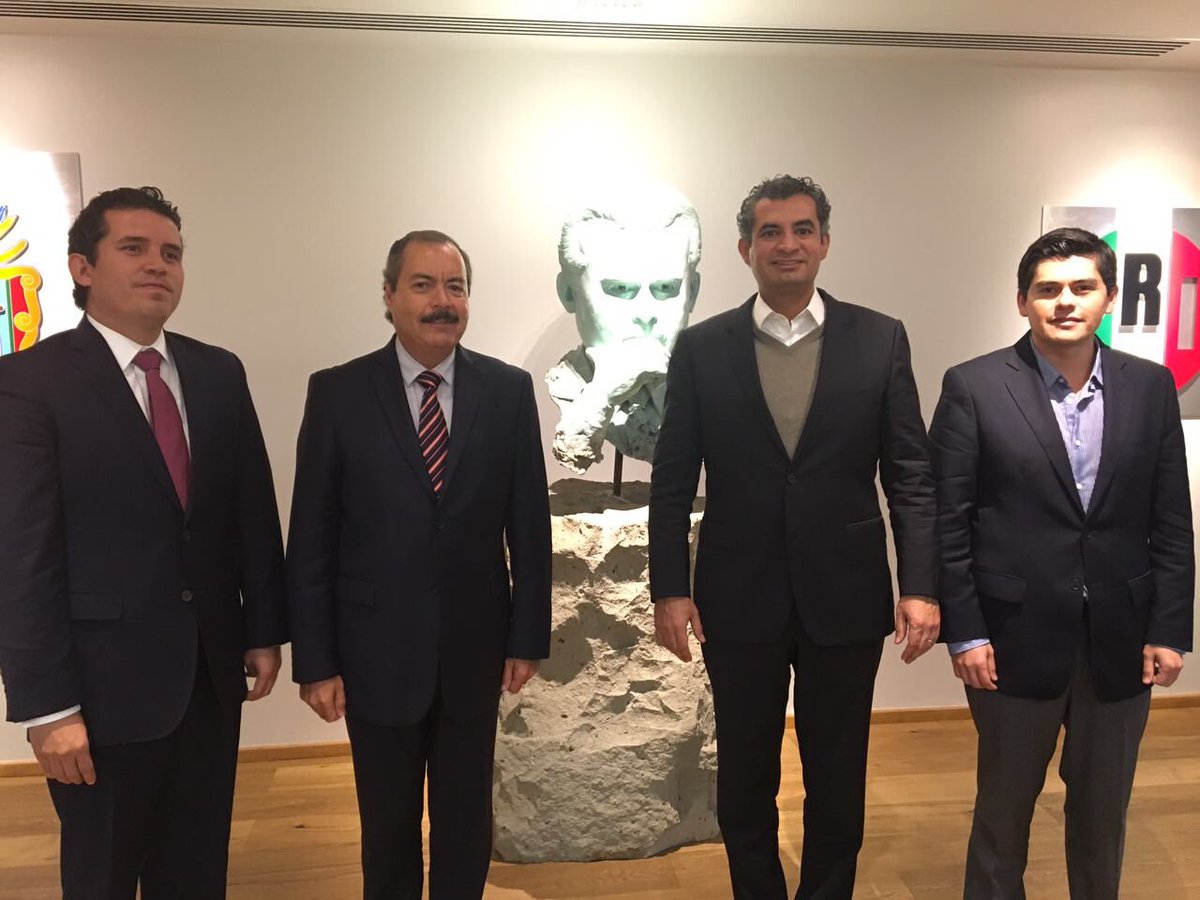 EnriqueOchoaR's tweet photo. Hoy por la mañana me reuní con Diputados Federales #PRIistas de #Michoacán para trabajar en unidad a favor de todas las y los michoacanos. https://t.co/JlGDi3b8Ar