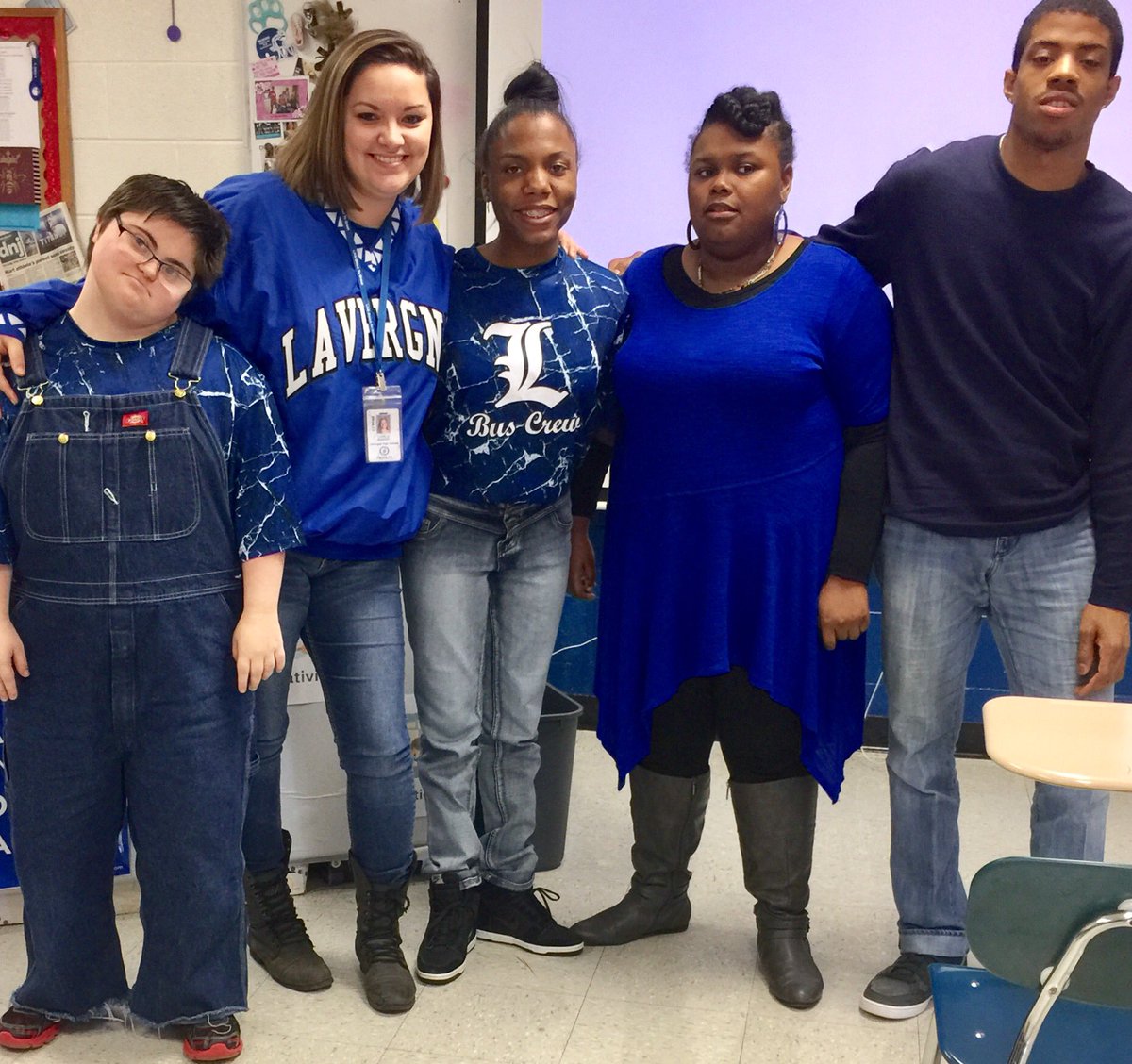 CarlaAdams61210's tweet photo. Spirit day today! Go Rines! 🏀💙@LHSintheNews @LHSShandsCDC @rebeccagirton #LHSSpiritWeek #LHSSpEd #WolverinePride #LHSComingHome https://t.co/X9WqTjqPvr