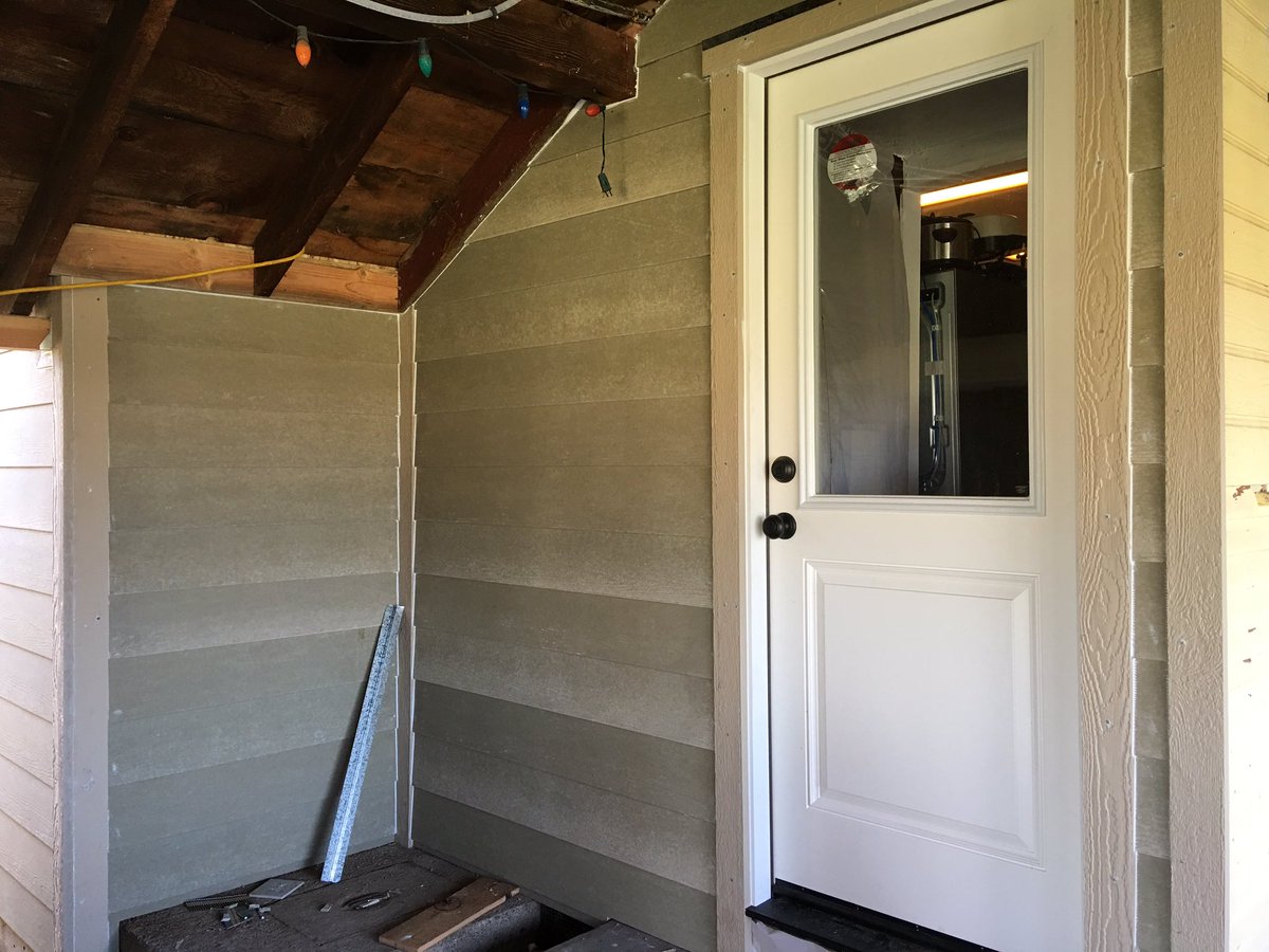 LPFarmstead's tweet photo. #Renovation is moving along nicely. Interior wall being opened up to the new #addition today. https://t.co/81nvZ0R0cq