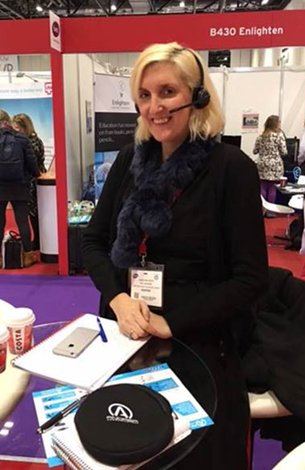 AndreaCommun's tweet photo. Carolyne Smith DSA Manager @sightandsoundt enjoying the sound of the new WNC-2100 #Wireless #NoiseCanceling #Bluetooth #Headset @Bett_show https://t.co/ejU8BR3DJ2