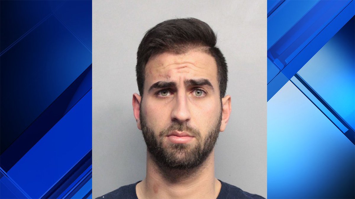 Suspect known as 'Thumpy' accused of running over man in Hialeah bit.ly/2jFEvTR https://t.co/xwReuEULZa
