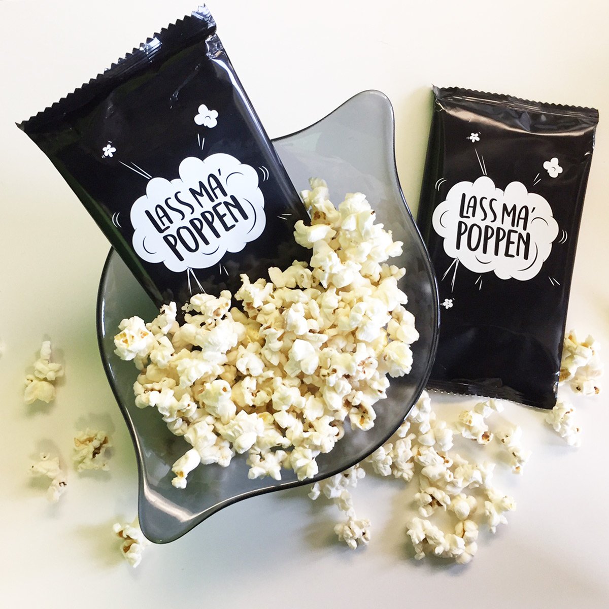 design3000's tweet photo. Es fackelt nicht lange rum und kommt direkt zur Sache: Unser Mikrowellen-Popcorn Lass ma' poppen! ►https://t.co/elklTUulq8 #design3000 https://t.co/MxZDnxLiMA