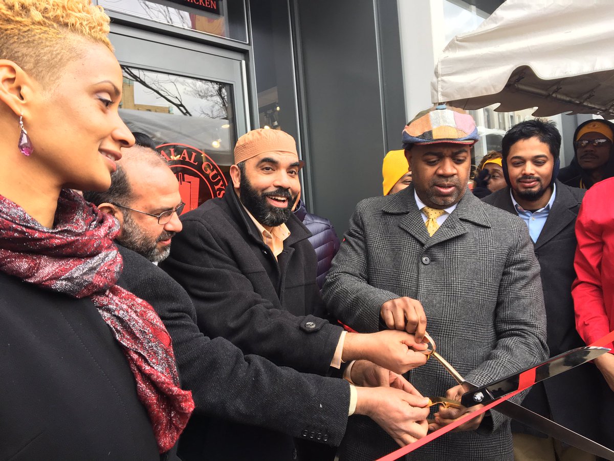investnewark's tweet photo. Congrats @HalalGuys for joining #Newark &amp; fantastic ribbon cutting ceremony celebration 👍🏽#NewarkOpenForBusiness  @rasjbaraka https://t.co/FELKOmD4Ep