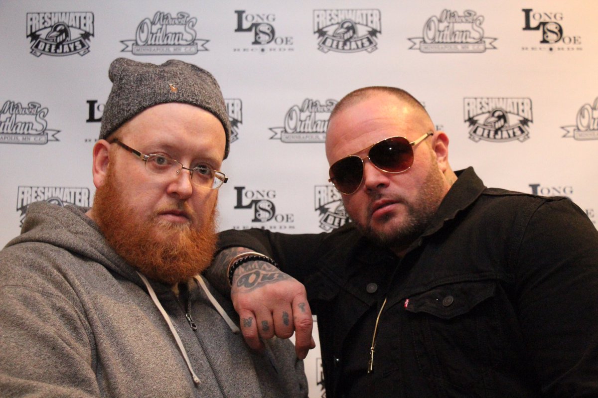SHOTSBYZAYA's tweet photo. @BiGWiZ @youngstrugg last night. #LongDoe #ReturnOfTheOutLaw https://t.co/F8lP4FoA5K