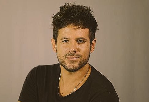 Este sábado no te pierdas el estreno exclusivo de <a href="/PabloLopezMusic/">Pablo López</a> cantando "Cobarde" en el homenaje a Ray Heredia. #EscuchoDialTalCual