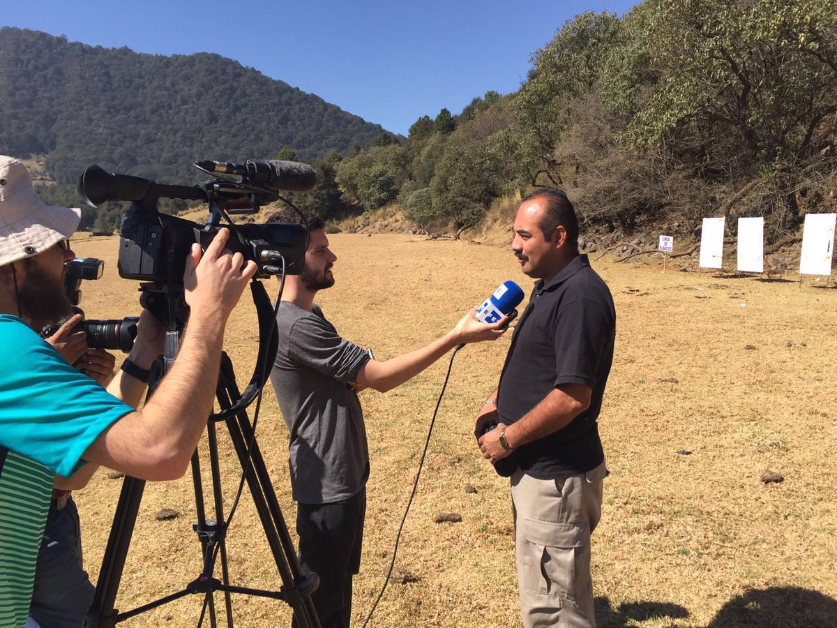lamglez's tweet photo. Defendiendo la posesión y uso responsable de las armas de fuego en México, entrevista para agencia EFE noticias,en club catimex edo.mex. https://t.co/yItEXrehHN