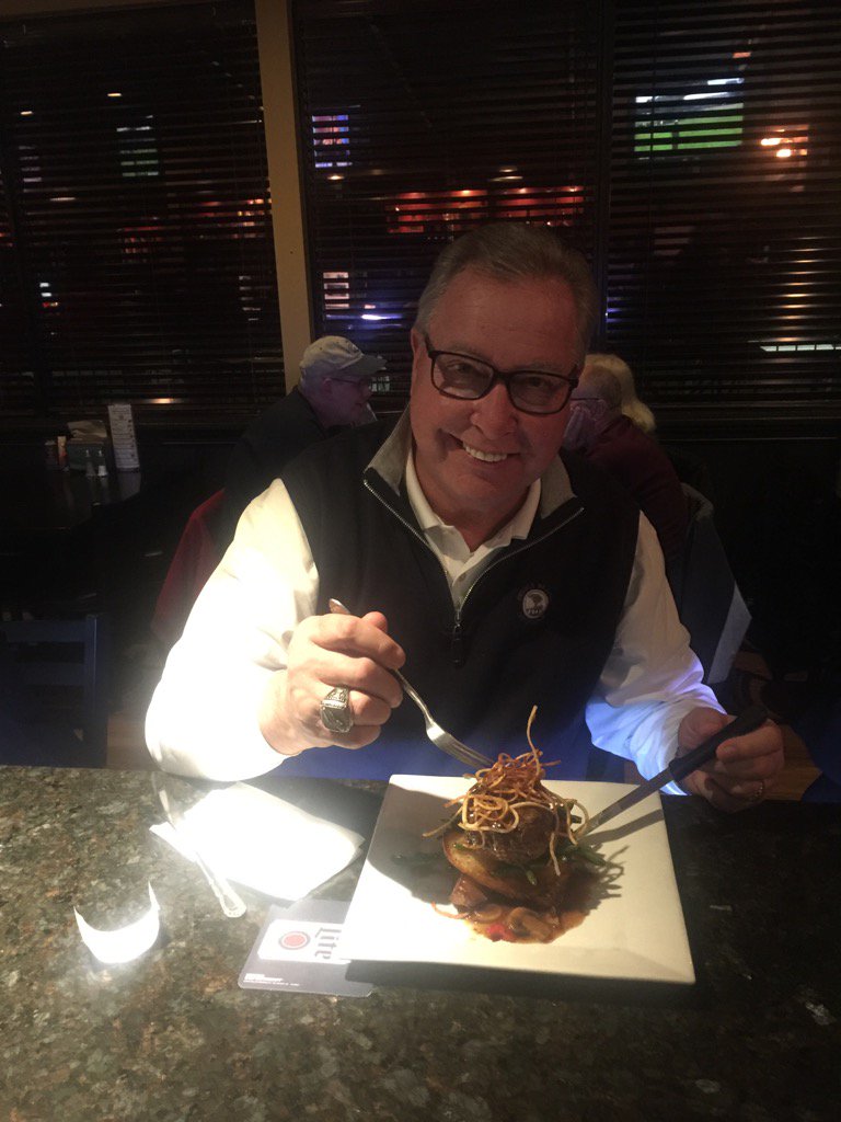 JawsCEOQB's tweet photo. What a great steak at Valleybrook country club! https://t.co/KE37S1dYmp