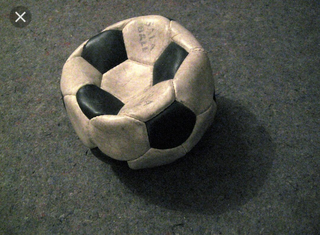 popygol86's tweet photo. @pajarillofs no os olvideis que esto es un balon que parece ser que despues de 14 años pagando es para saber que es un balón https://t.co/Q4yzSqijTH