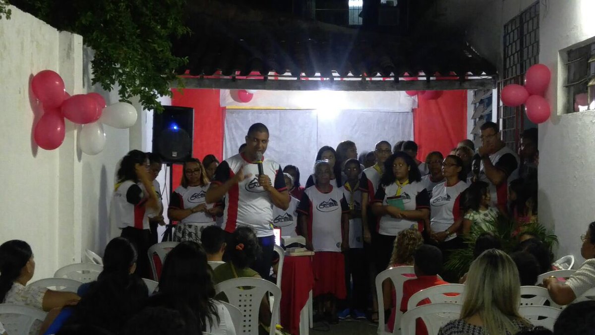 oberdanvrocha's tweet photo. #Calebes de Ponta da Terra experimenta a maravilhosa sensação de serem usados por Deus para levar salvação as pessoas. #DistritoJatiuca https://t.co/Y6Za4oOp2G