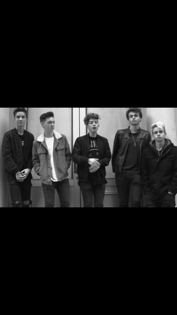 SamCollinsLover's tweet photo. #WDWFree I love this video so much! So proud of all of you! Happy 4 months! Have fun tonight! See u in amityville https://t.co/1SIlofzMV4 π https://t.co/BN2FQ1VgIl