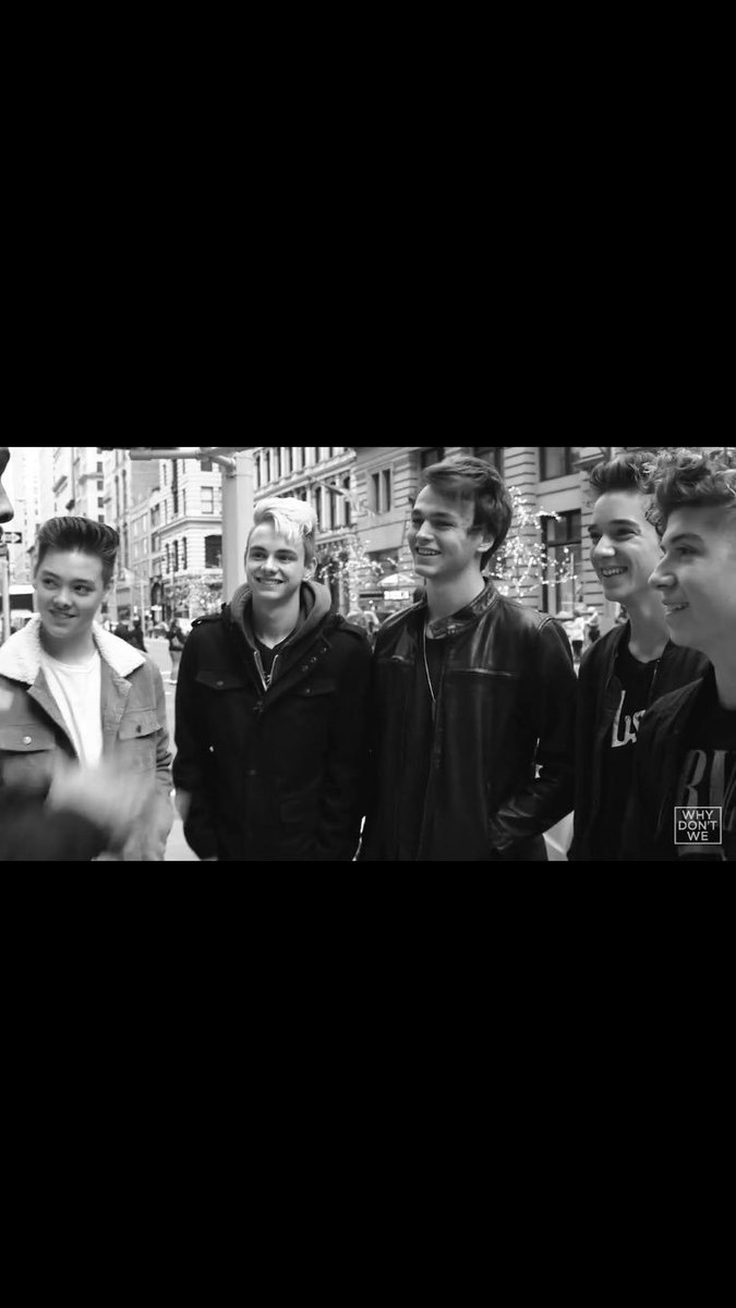 SamCollinsLover's tweet photo. #WDWFree I love this video so much! So proud of all of you! Happy 4 months! Have fun tonight! See u in amityville https://t.co/1SIlofzMV4 π https://t.co/BN2FQ1VgIl