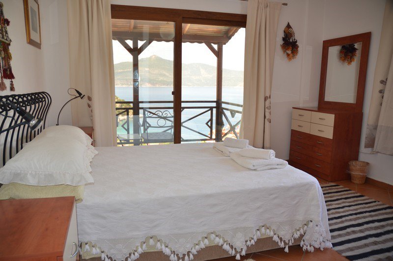 Kalkan'da eşsiz manzaralı, özel havuzlu müstakil villa.
#günlükkiralıkvilla, #kalkanvilla, #kiralıkyazlık
goo.gl/5djMI9