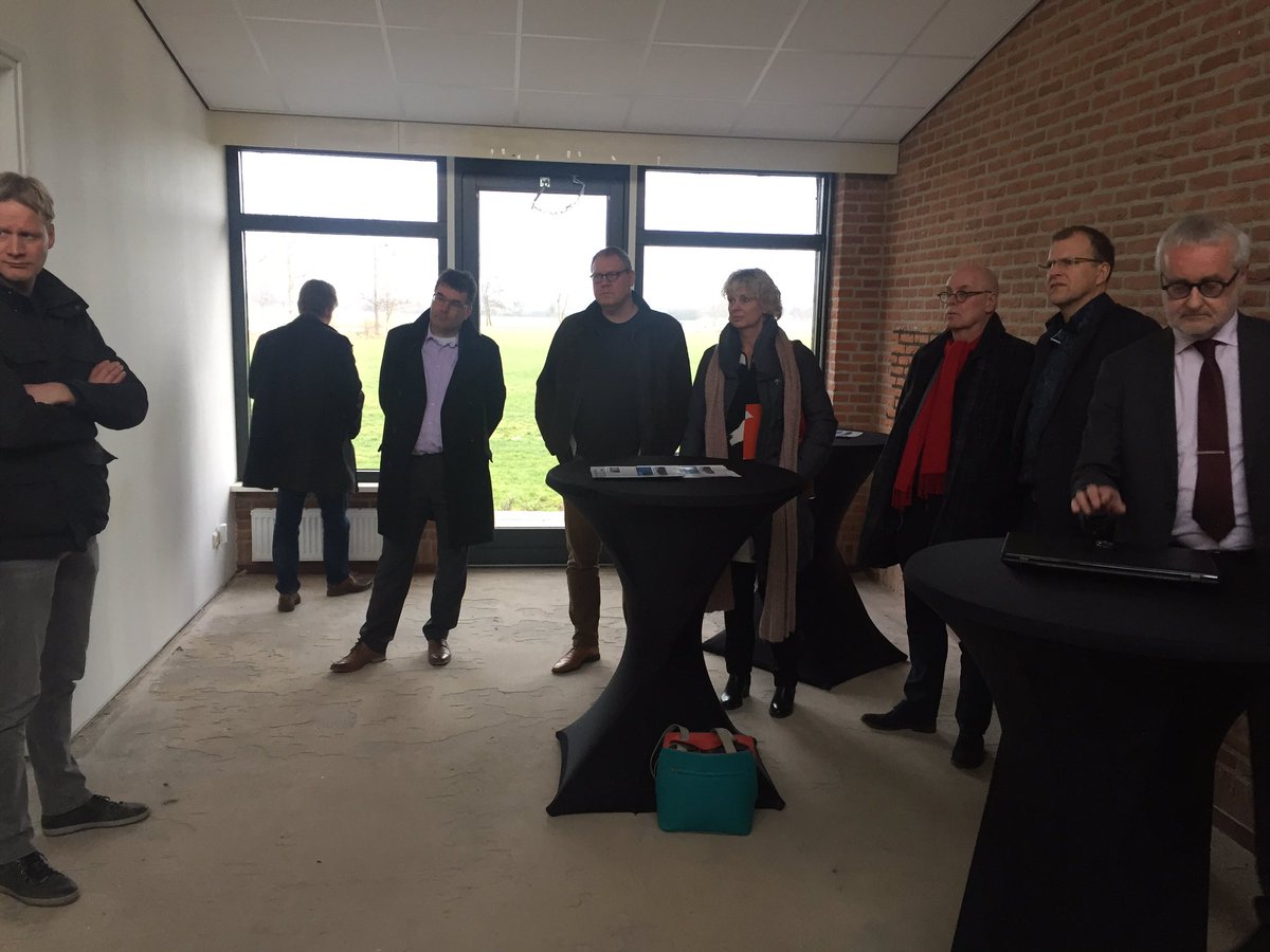 GentStella's tweet photo. Met Friese @PvdA bestuurders op werkbezoek Oosthem waar basisschool wordt omgebouwd tot seniorenwoningen. @Patyna_  #ouderenhebbendetoekomst https://t.co/emFCitufdg
