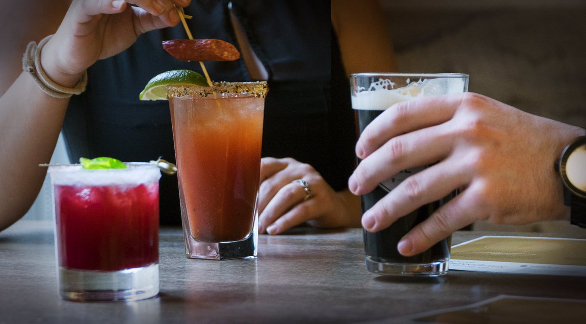 thehallyqr's tweet photo. 👋 Happy Hour! All taps $5 | Highballs $5 | Chips 'n Dip $10 | 2 - 5PM Friday's #yesitsfriday #FridayAtTheHall https://t.co/b7b3ikOjYW