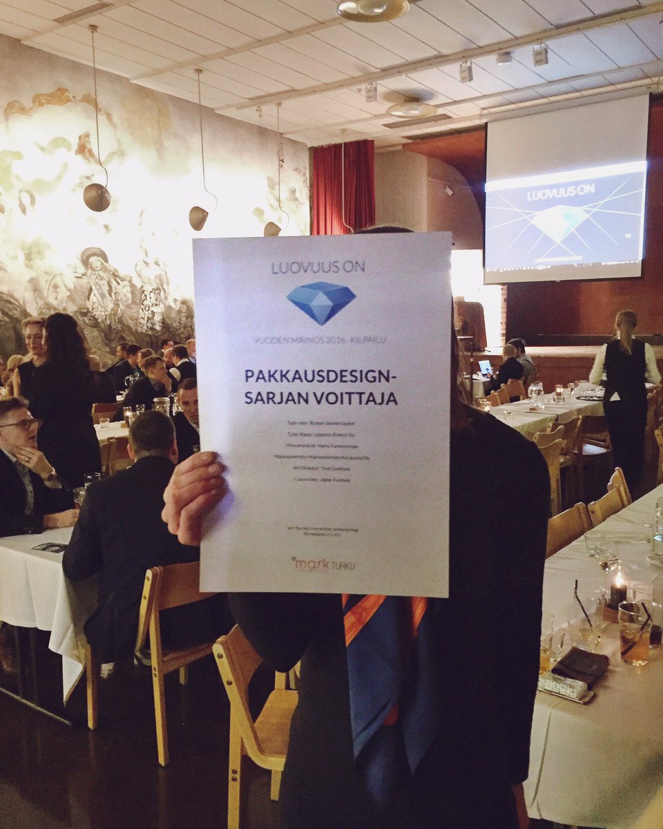 kanava_to's tweet photo. Sieltä! Pakkausdesign-sarjan voitto kotiin Leipomo Rostenin Siemenrapeat pakkauksella! #mainosgaala https://t.co/FM9jN9OXqy