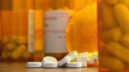 CCJnow's tweet image. DOT to add common opioids to driver drug testing panel: bit.ly/2jnmhFG