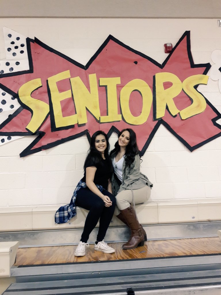 micaylaking17's tweet photo. Hoopcoming assembly #bcspiritweek https://t.co/KbEpVXJOPC