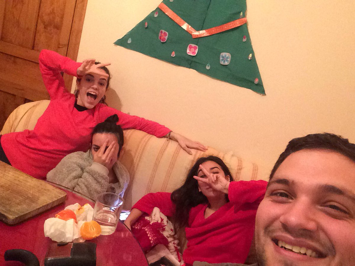 PacoRomero18's tweet photo. @MariaExorsister @iberisTICs @Rebeca_L15 @NoeliaSamper @Dordeburrooo Cuesta separarse https://t.co/suXDlGxXCz