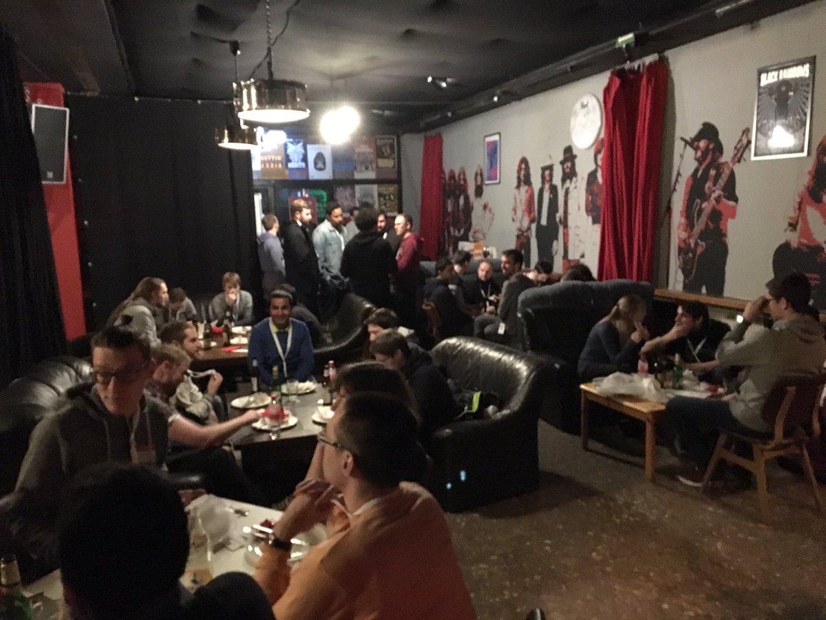 Nad_Hoffmann's tweet photo. First teams formed #hackZEISS #zeiss #hackathon #Jena https://t.co/0c6r9pdHh0