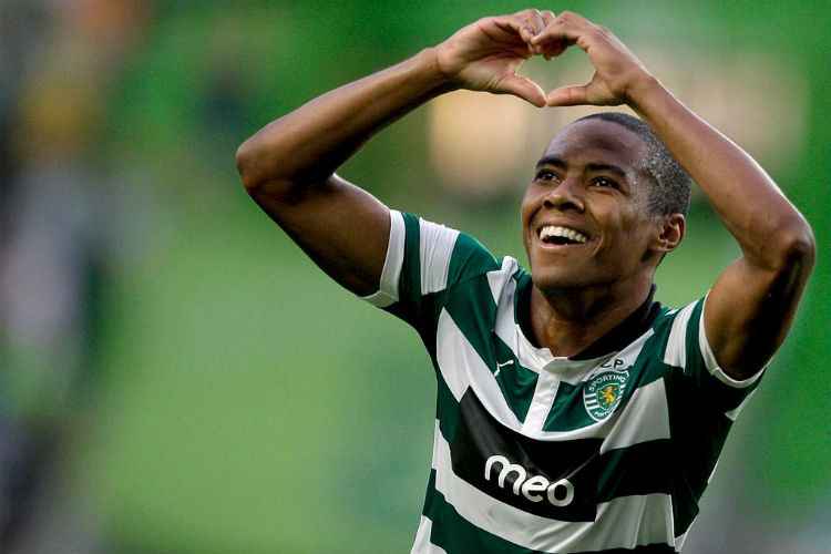 em_com's tweet photo. Galo anuncia a contratação do volante Elias e encerra angústia da torcida alvinegra 

https://t.co/CA92fv5x0F https://t.co/hWyOUcWXV5