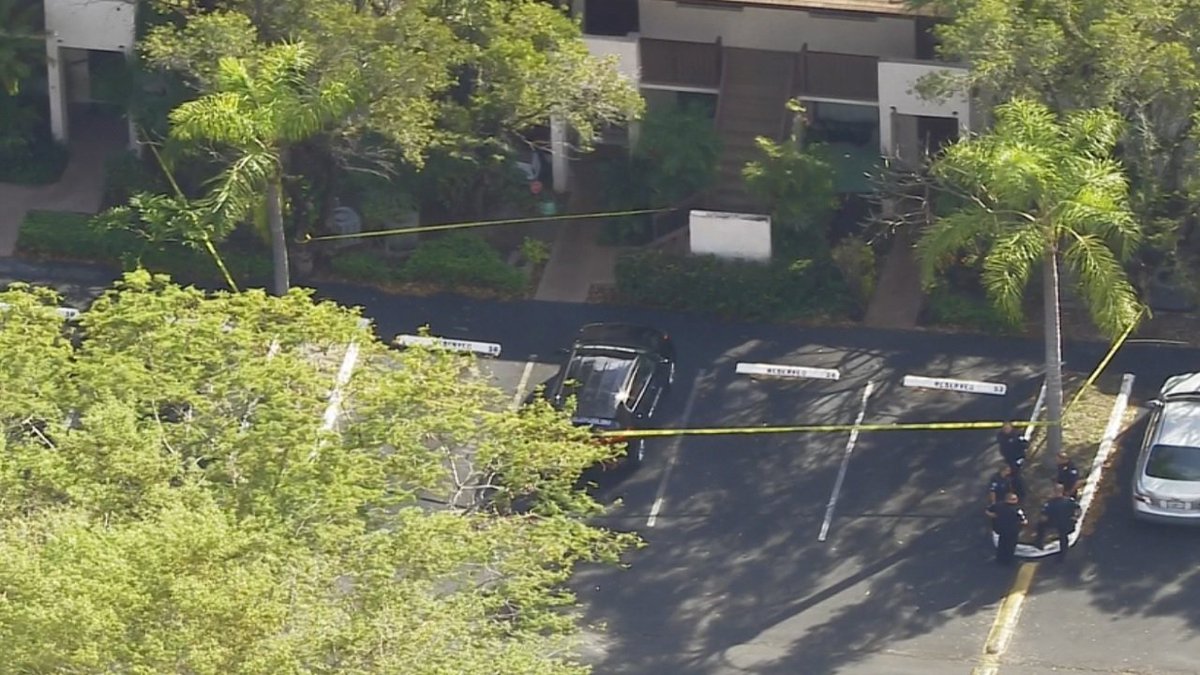 1-year-old drowns in Sunrise bathtub bit.ly/2jFUDF3 https://t.co/eJpGzKjLyU