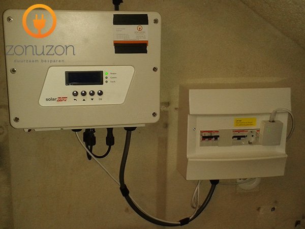 ZONUZON's tweet photo. Esthetisch en kwalitatief hoogwaardig zonnepanelensysteem met @SolarEdgePV HD Wave omvormer en 300 wp panelen van @LGsolar van @ZONUZON https://t.co/0xHUiCiJNQ