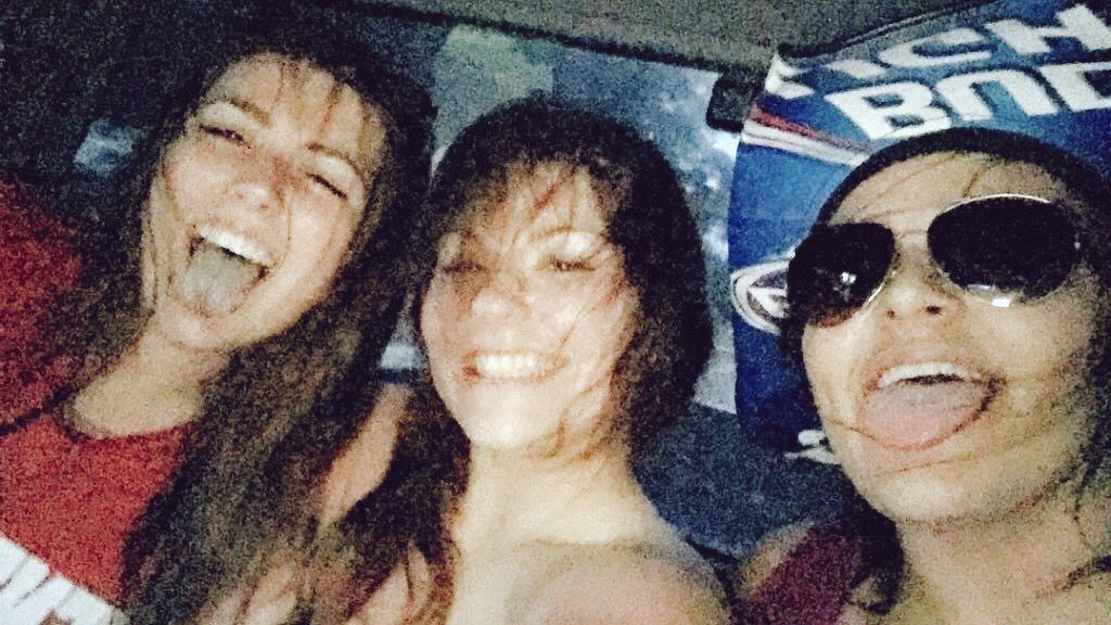 dfitz2338's tweet image. Raiseeee hellll @Madison__Price @Ashleymoreau09 #throwback #hyfr