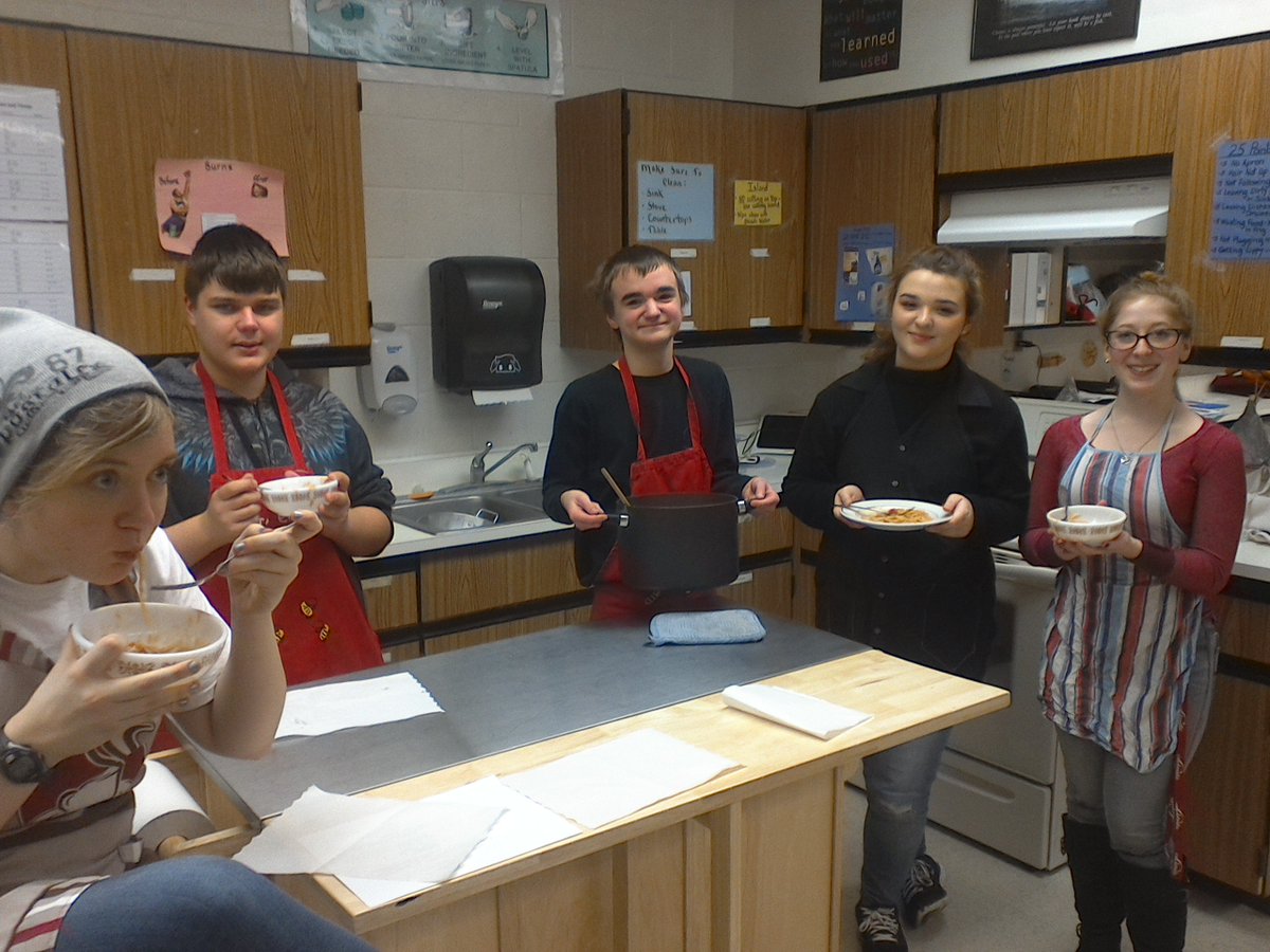 caschaer's tweet photo. Spaghetti time
#twolves7MHS https://t.co/S622pWpvHN