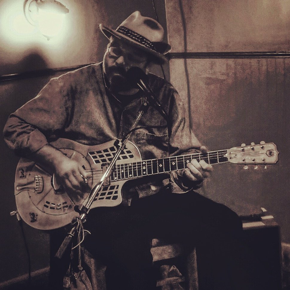 BeachHouseBug's tweet photo. Always..always..the 'real deal'  #24/7 #truebluesman https://t.co/swHgNk5oJh