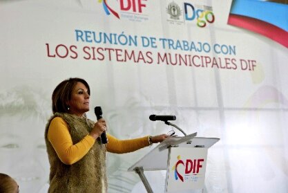 DIF_Durango's tweet image. Convoca la presidenta del #DIF Elvira Barrantes de Aispuro a los sistemas municipales a coordinar esfuerzos para obtener resultados