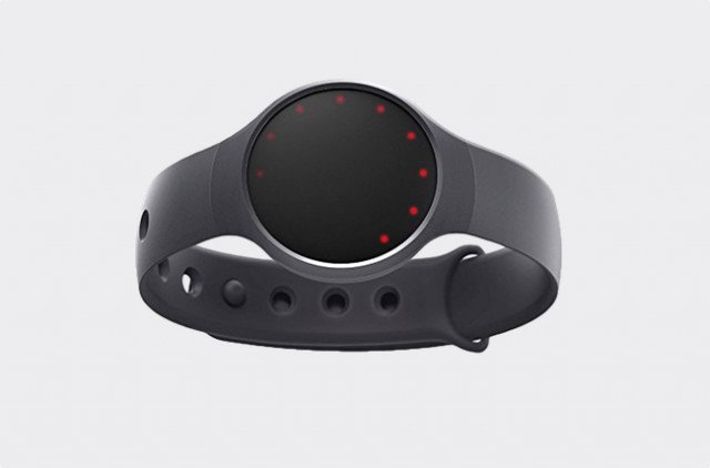 Restinguser_04's tweet image. The sporty Misfit Flash is a waterproof device that syncs with your smartphone #SABCNetwork on #SABCNews