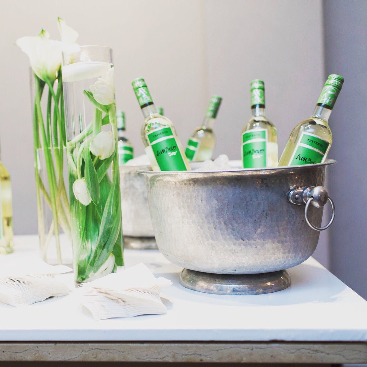 ODAPR's tweet photo. Wouldn't be a party without Amado Sur... @brides' award winning white @Trivento #WeddingWine #AmadoSur https://t.co/uRg8HfJI8a