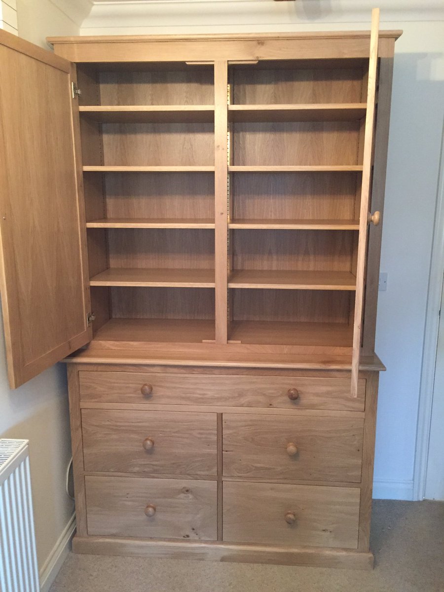 3bellfurniture's tweet image. Also we delivered this oak cabinet to the same customer which has great storage #furniture #bespoke #storage