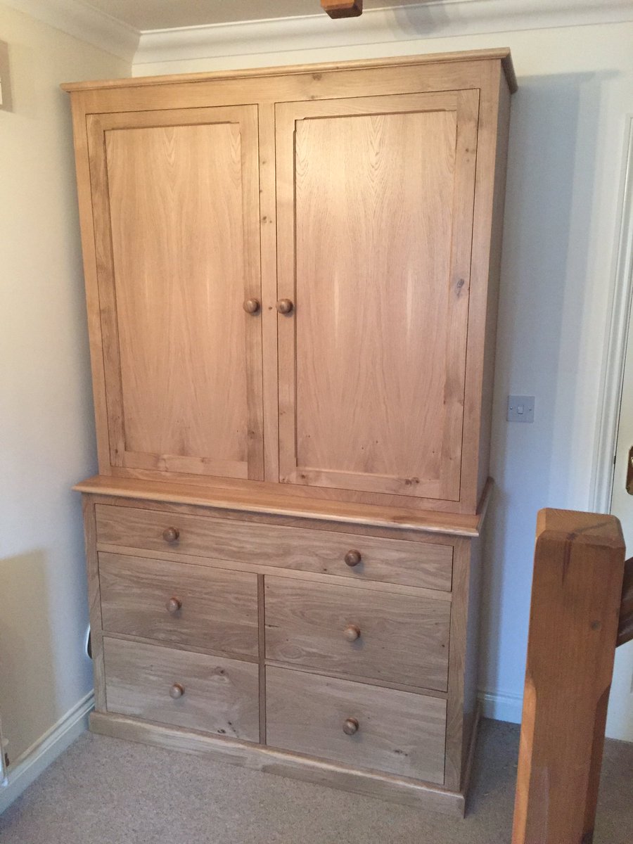 3bellfurniture's tweet image. Also we delivered this oak cabinet to the same customer which has great storage #furniture #bespoke #storage