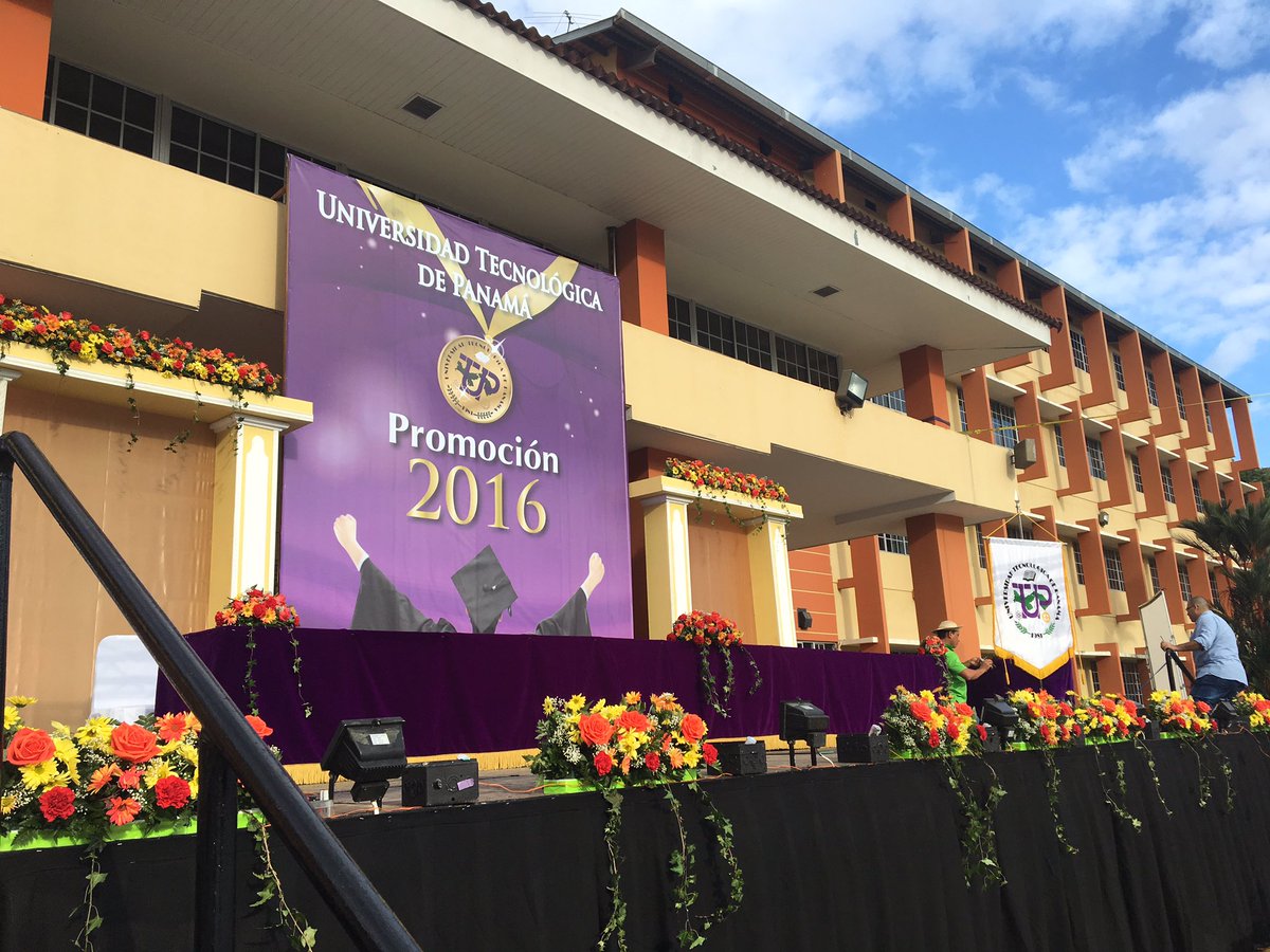 Usa el hashtag #GraduaciónUTP2016 y comparte tu gran momento con la #FamiliaUTP