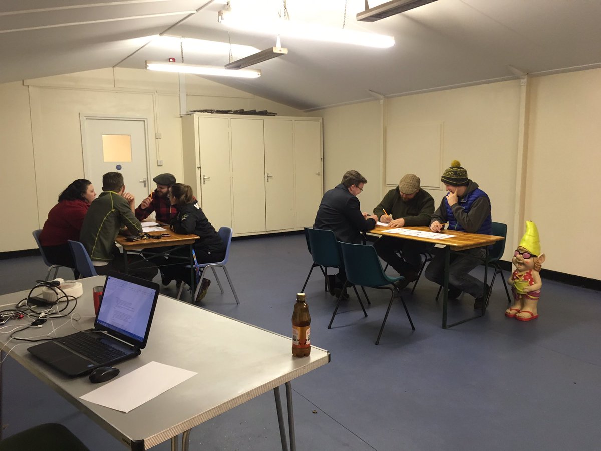 Trying to find some brain power for DJ's quiz #quiz #network #scoutnetwork <a href="/HertsScouts/">Hertfordshire Scouts</a>
