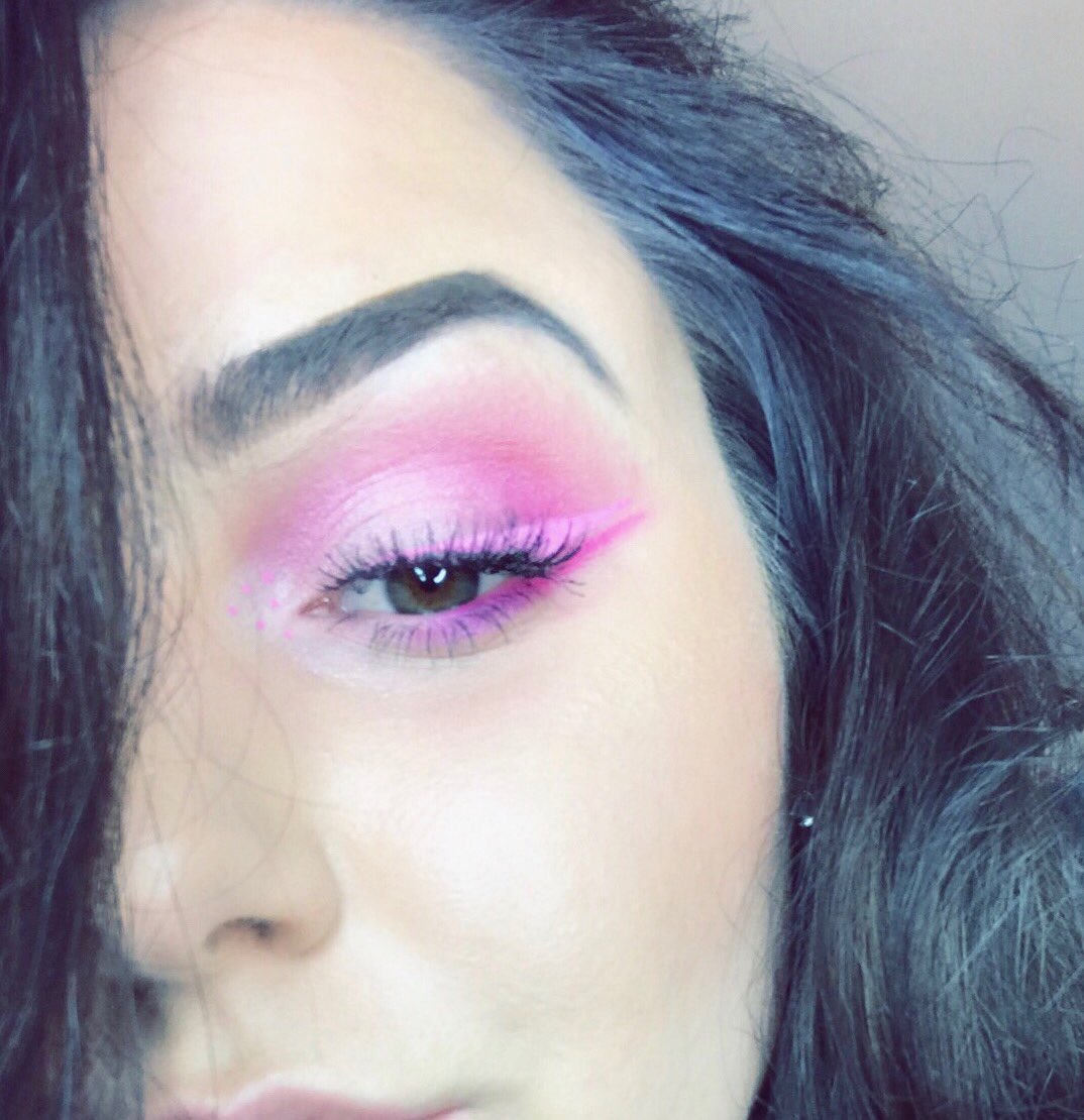 molllyowen's tweet photo. pink for valentines🌸🦄💗 https://t.co/UQMYh2oOHF