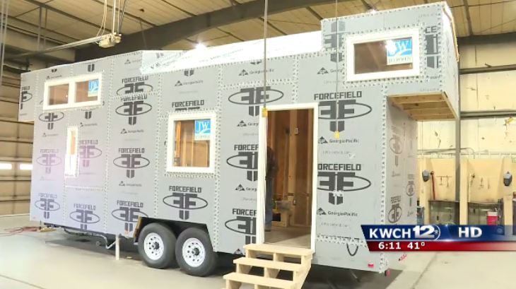 Ness City High School students build tiny home kwch.com/content/news/N…