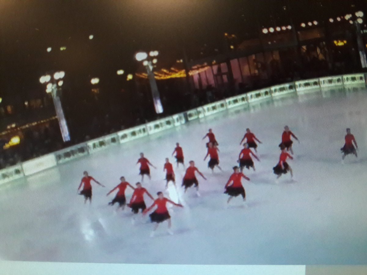 lynthatye's tweet photo. When you can't be there to witness their practice, @bryantparknyc webcam got you covered. #wintervillage #iceshow #syncroskating https://t.co/TUC2awzy0h