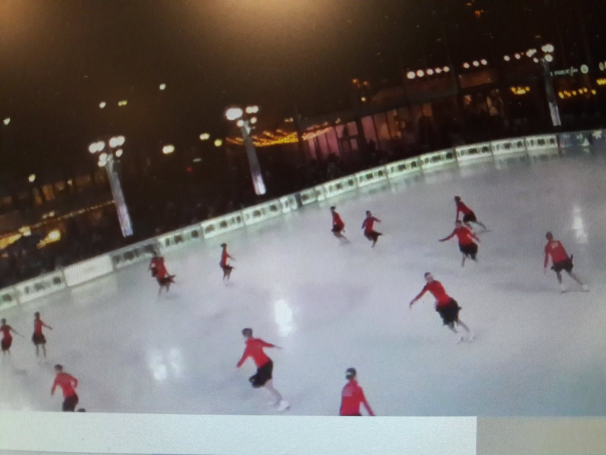 lynthatye's tweet photo. When you can't be there to witness their practice, @bryantparknyc webcam got you covered. #wintervillage #iceshow #syncroskating https://t.co/TUC2awzy0h