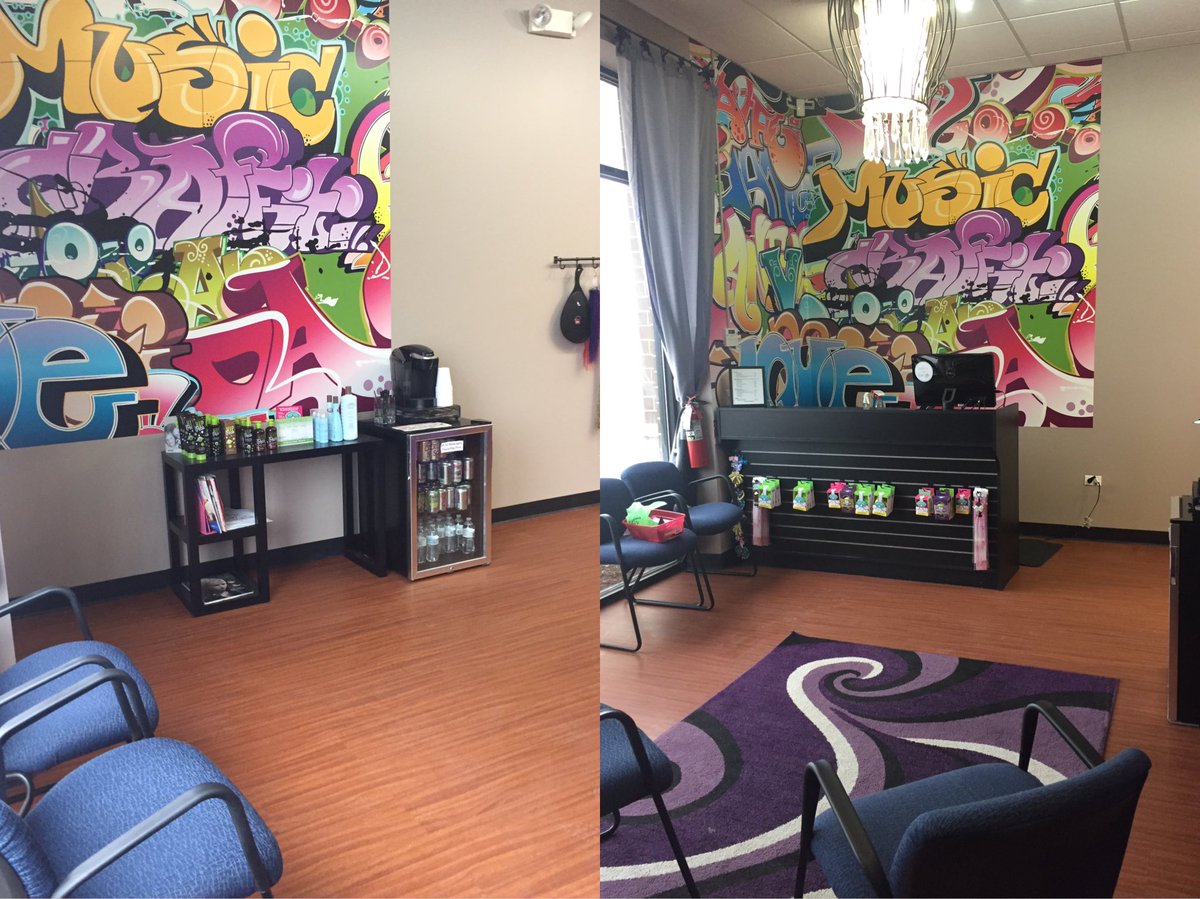 RPScissorsSalon's tweet photo. Our improved reception area! #salonrefresh https://t.co/nrsW18IjiF