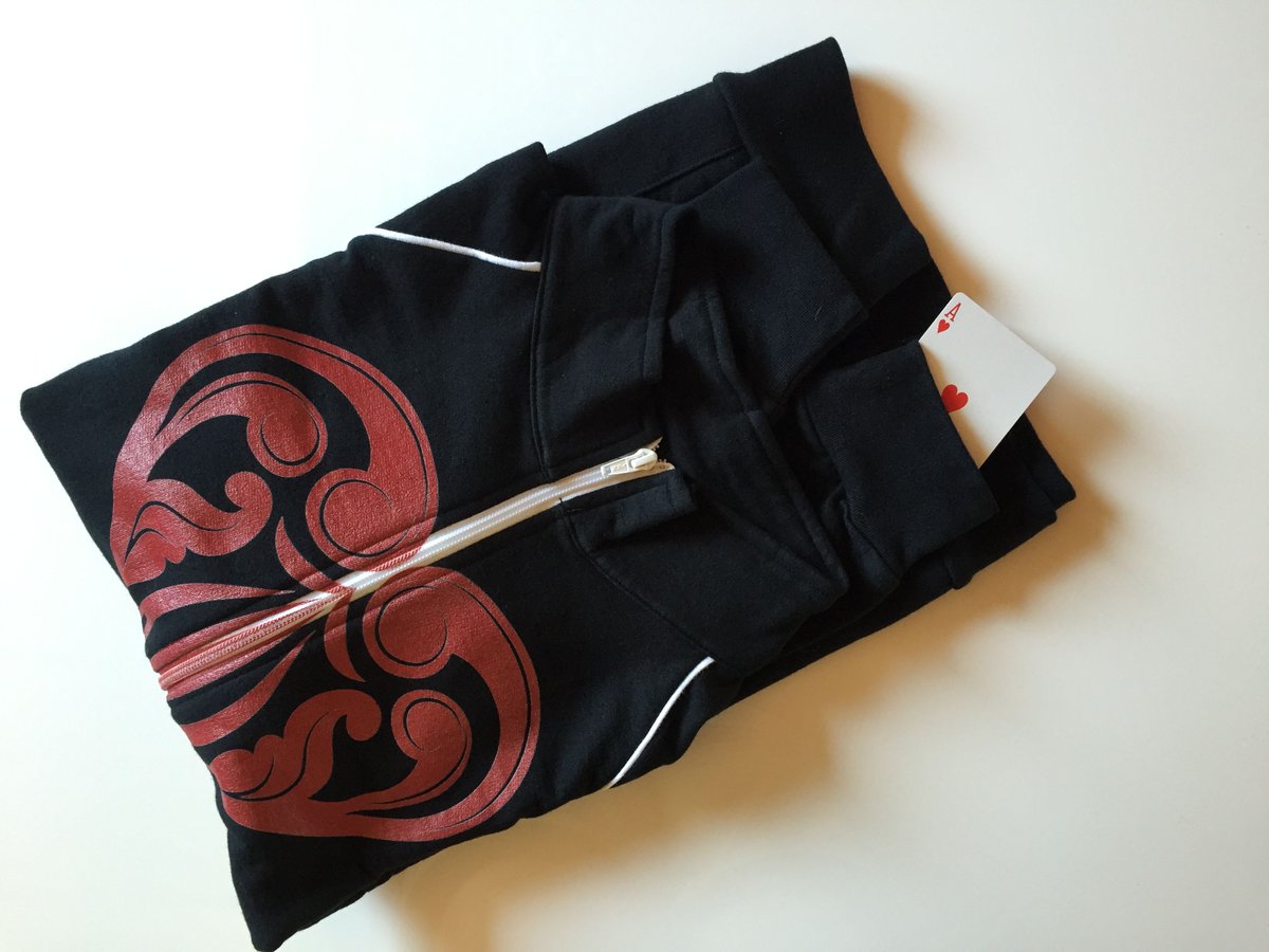 grindpokerapprl's tweet photo. Sleak design and hassle-free. We have your jacket for the #poker table. 
https://t.co/fpyTAVLjlc https://t.co/K0r1CsvtdK